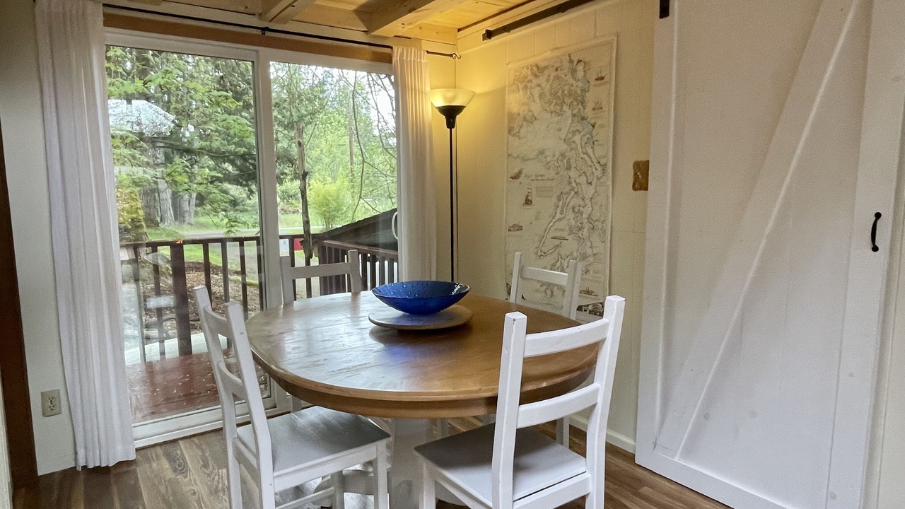 Photo of Livingroom in Lakebay