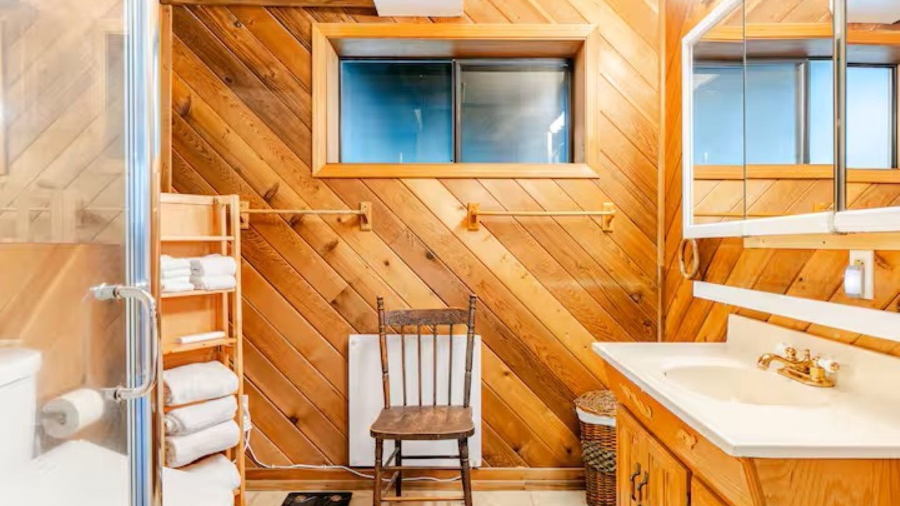 Photo of Bathroom in Education Hill