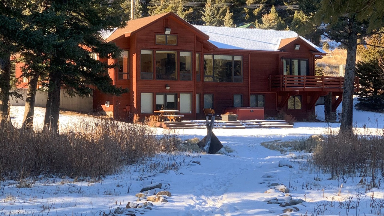 Photo of Outdoor in Lost Trails Retreat