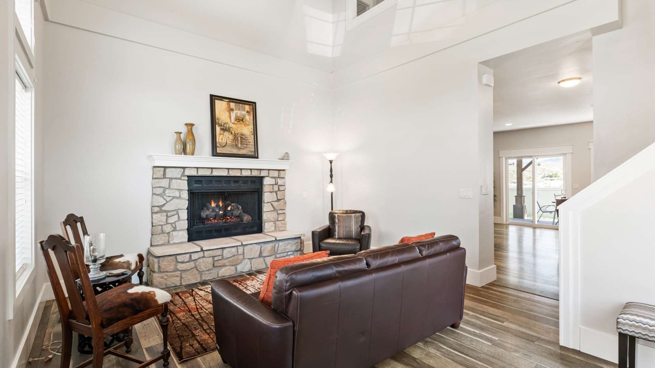 Photo of Livingroom in Eagle