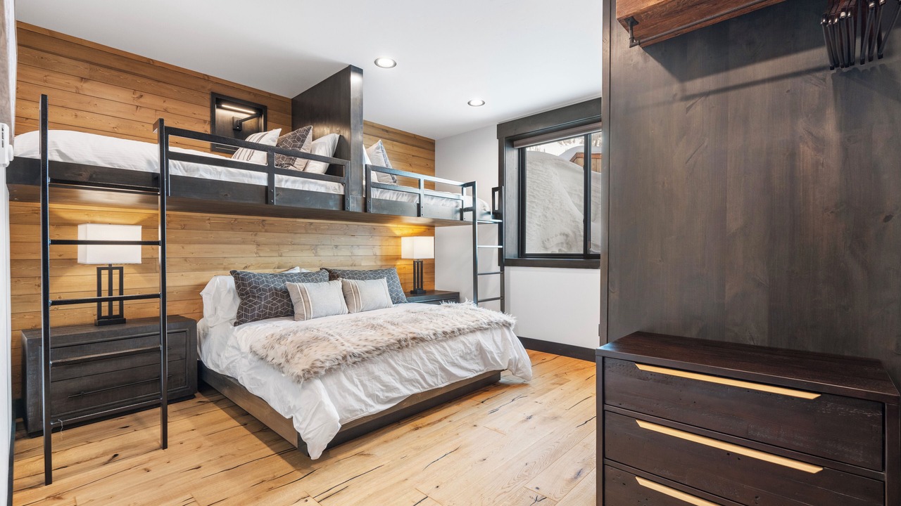 Photo of Bedroom in Sandpoint