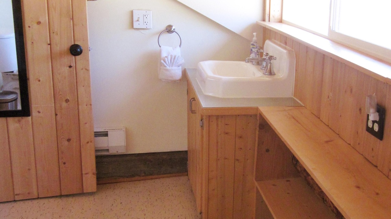 Photo of Bathroom in West Yellowstone