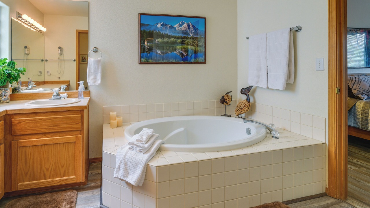 Photo of Bathroom in Klamath Falls