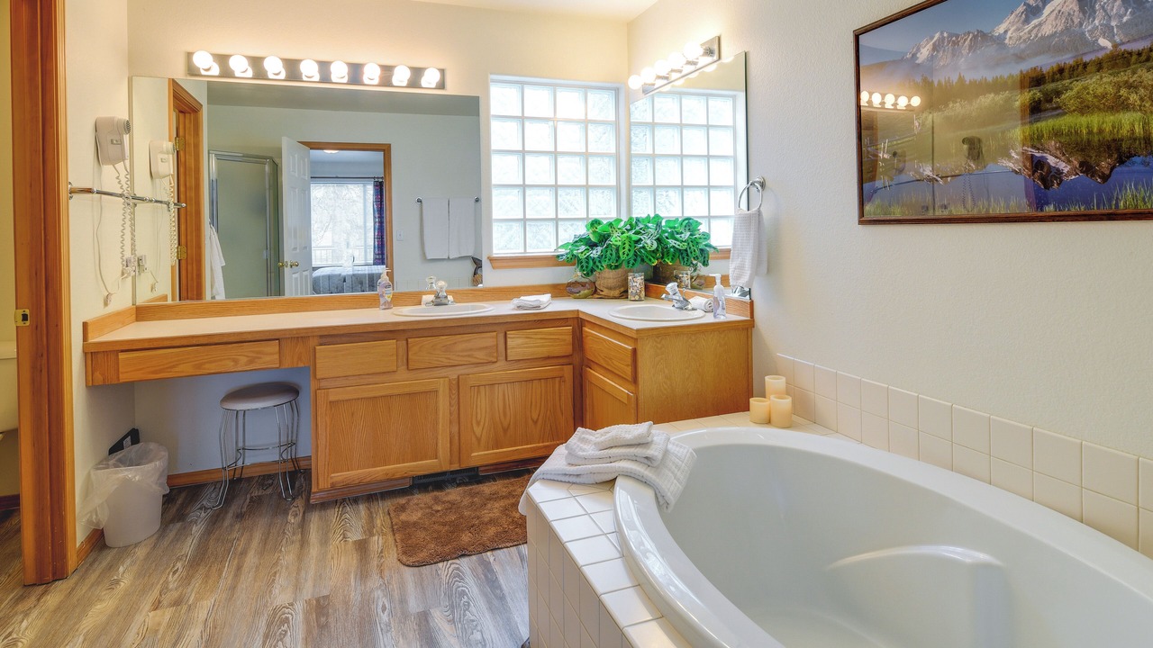 Photo of Bathroom in Klamath Falls