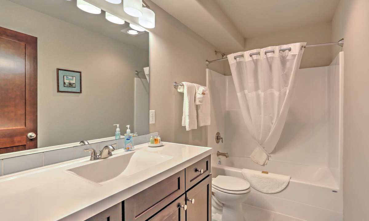 Photo of Bathroom in Manson
