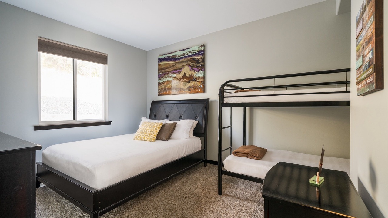 Photo of Bedroom in Manson