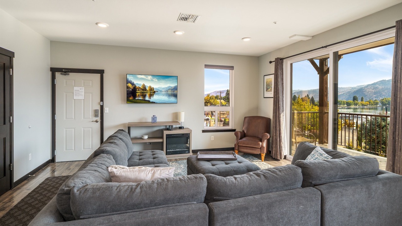 Photo of Livingroom in Manson