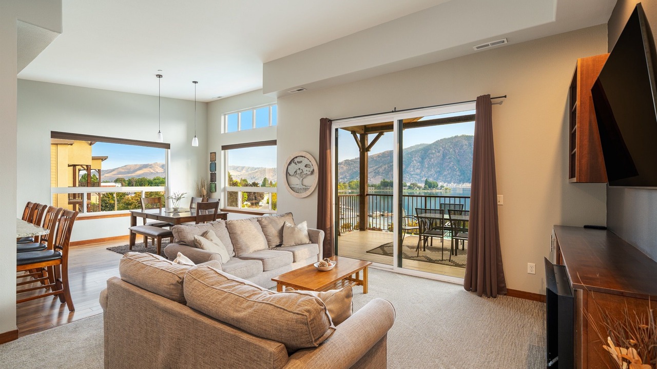Photo of Livingroom in Manson