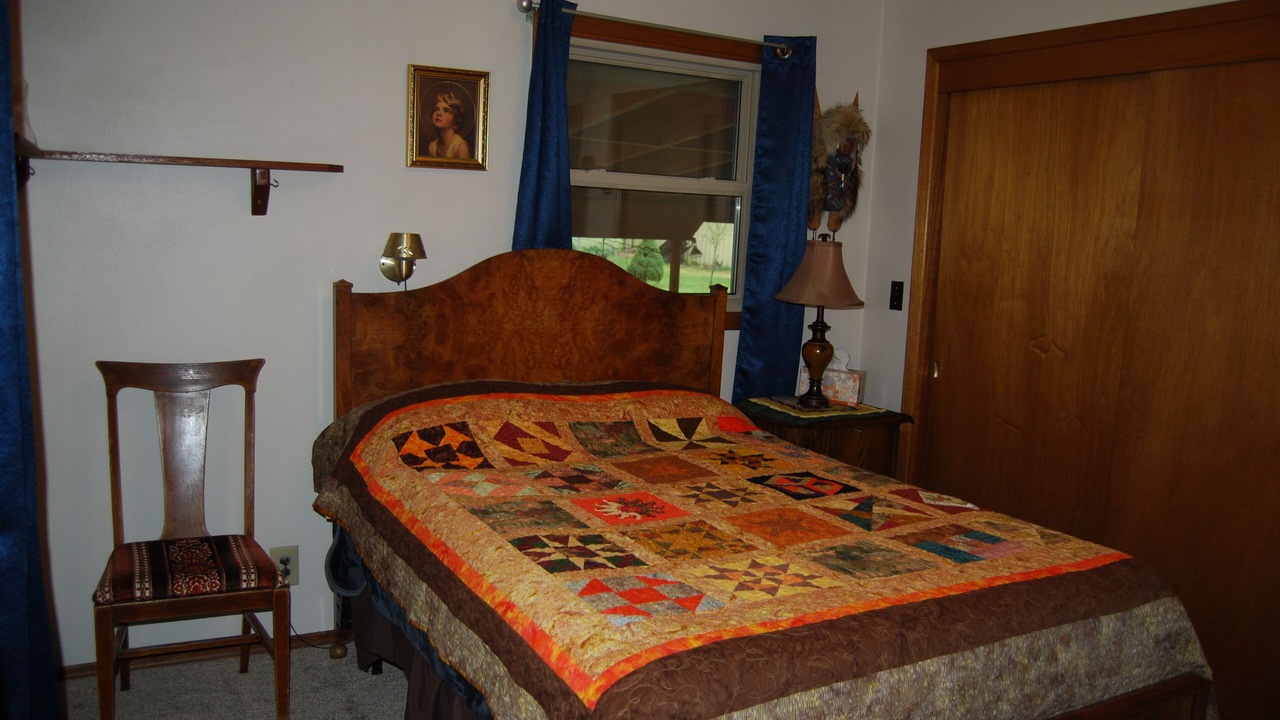 Photo of Bedroom in Metaline Falls