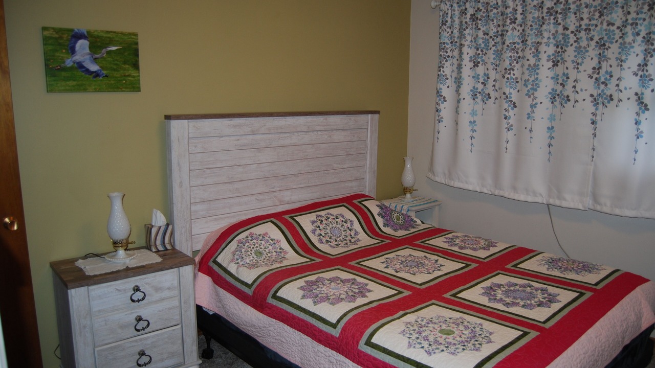 Photo of Bedroom in Metaline Falls