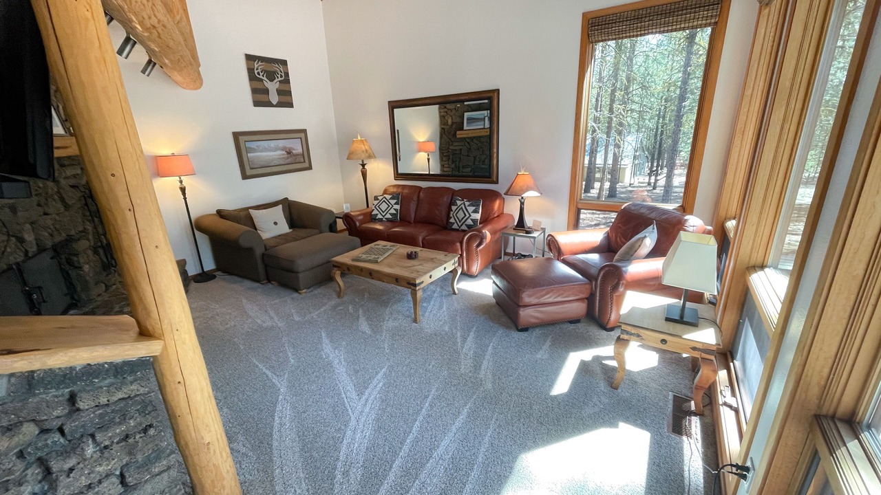 Photo of Livingroom in Black Butte Ranch