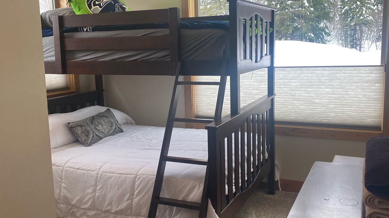 Photo of Bedroom in Sandpoint