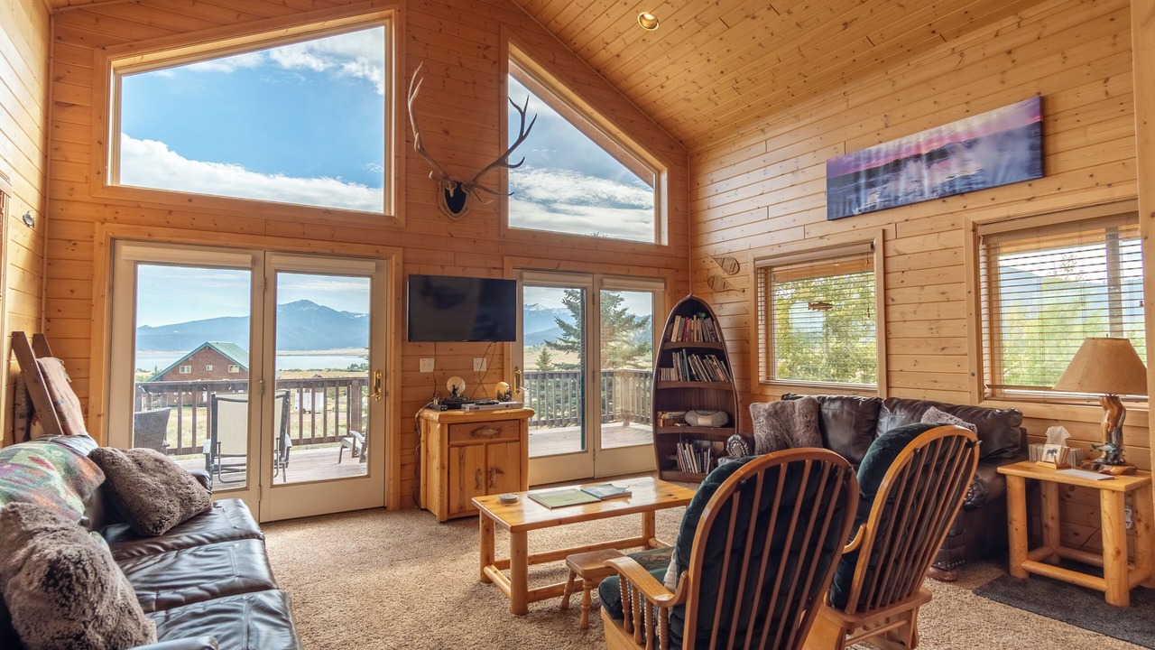 Photo of Livingroom in Island Park