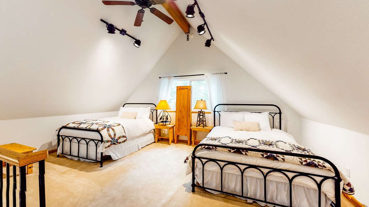 Photo of Bedroom in Hoodsport