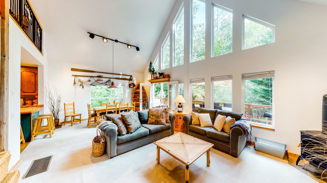 Photo of Livingroom in Hoodsport