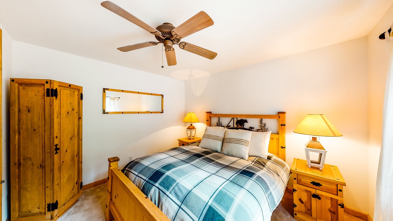 Photo of Bedroom in Hoodsport