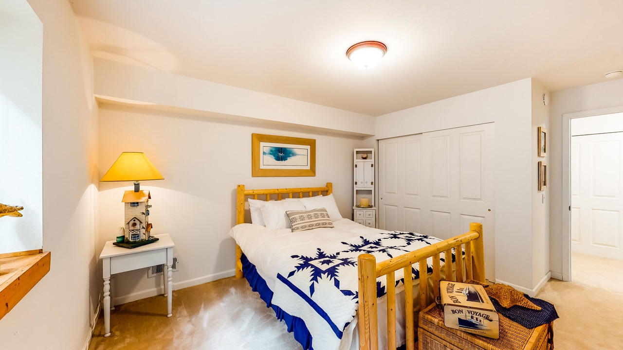 Photo of Bedroom in Hoodsport