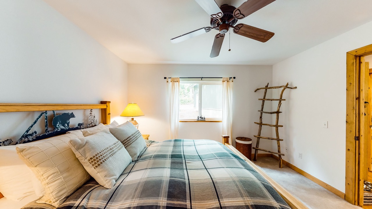Photo of Bedroom in Hoodsport
