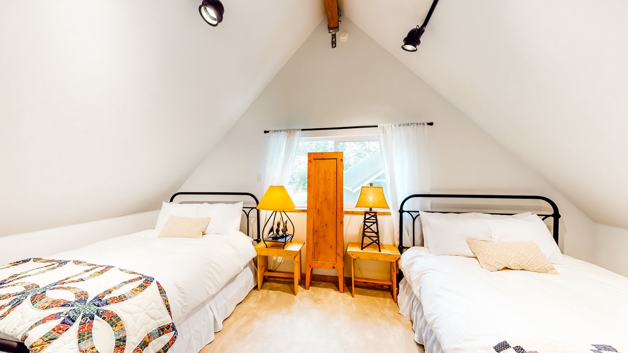 Photo of Bedroom in Hoodsport