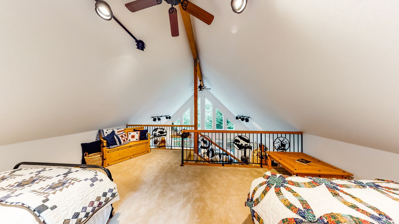 Photo of Bedroom in Hoodsport