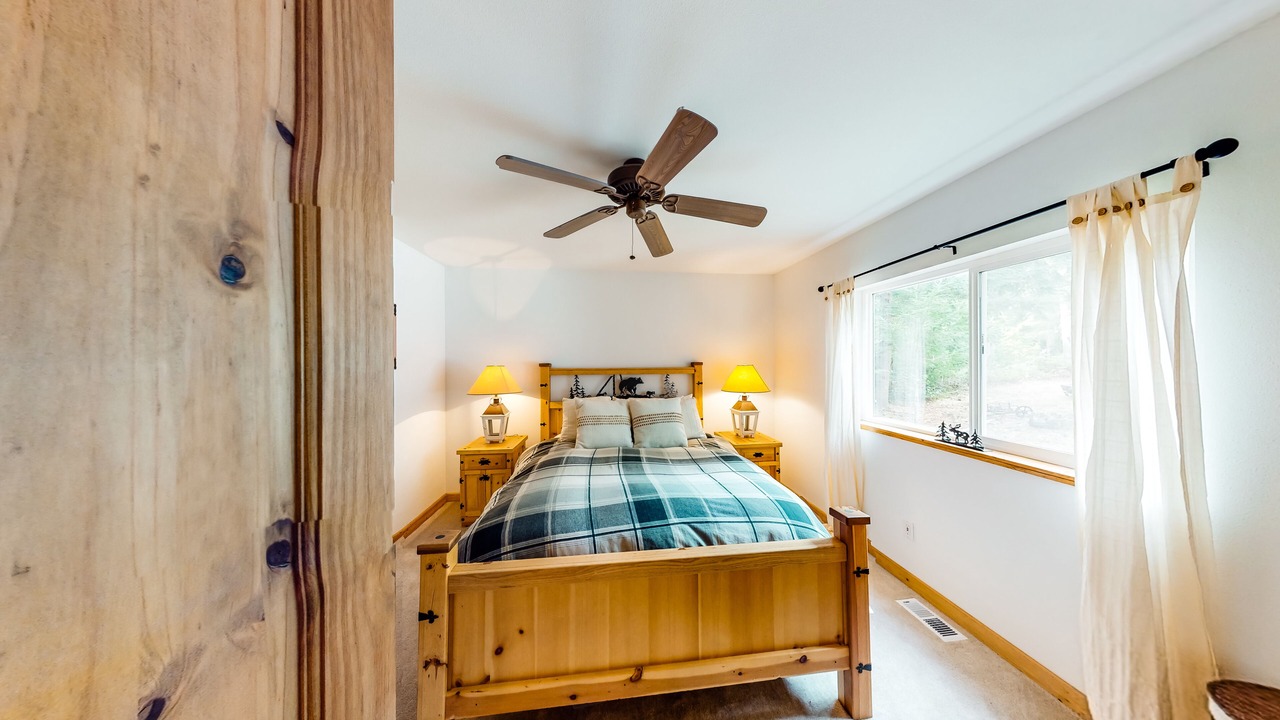 Photo of Bedroom in Hoodsport