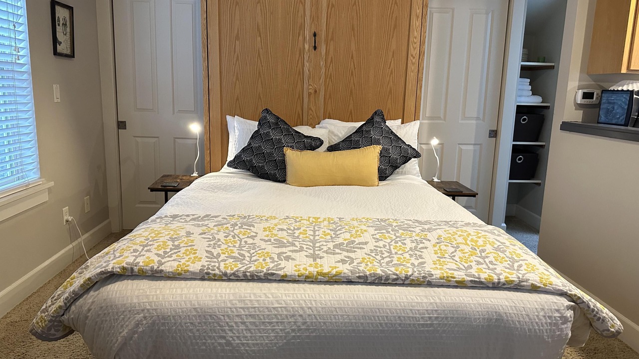 Photo of Bedroom in West Hills