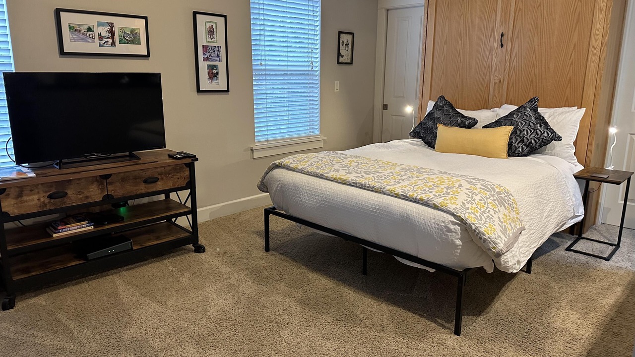 Photo of Bedroom in West Hills