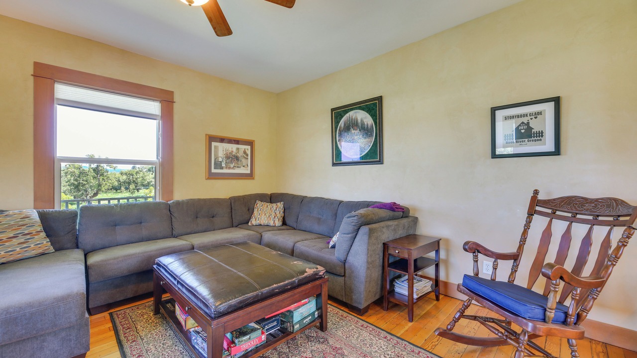 Photo of Livingroom in Hood River