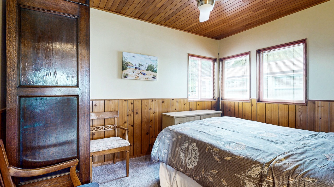 Photo of Bedroom in Langley