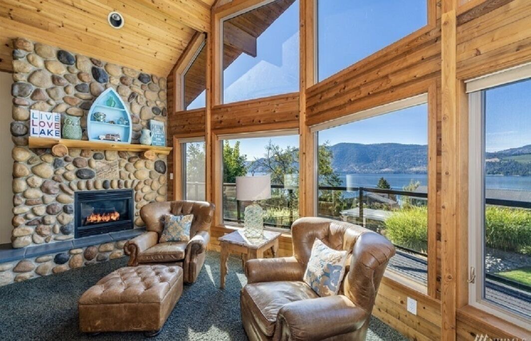 Photo of Livingroom in Manson