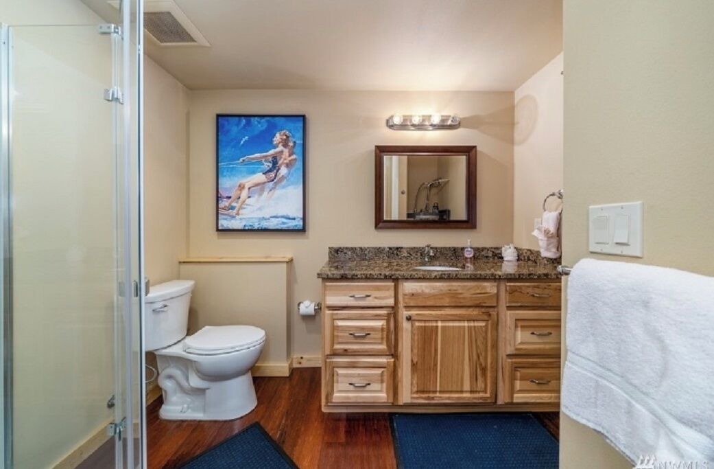Photo of Bathroom in Manson