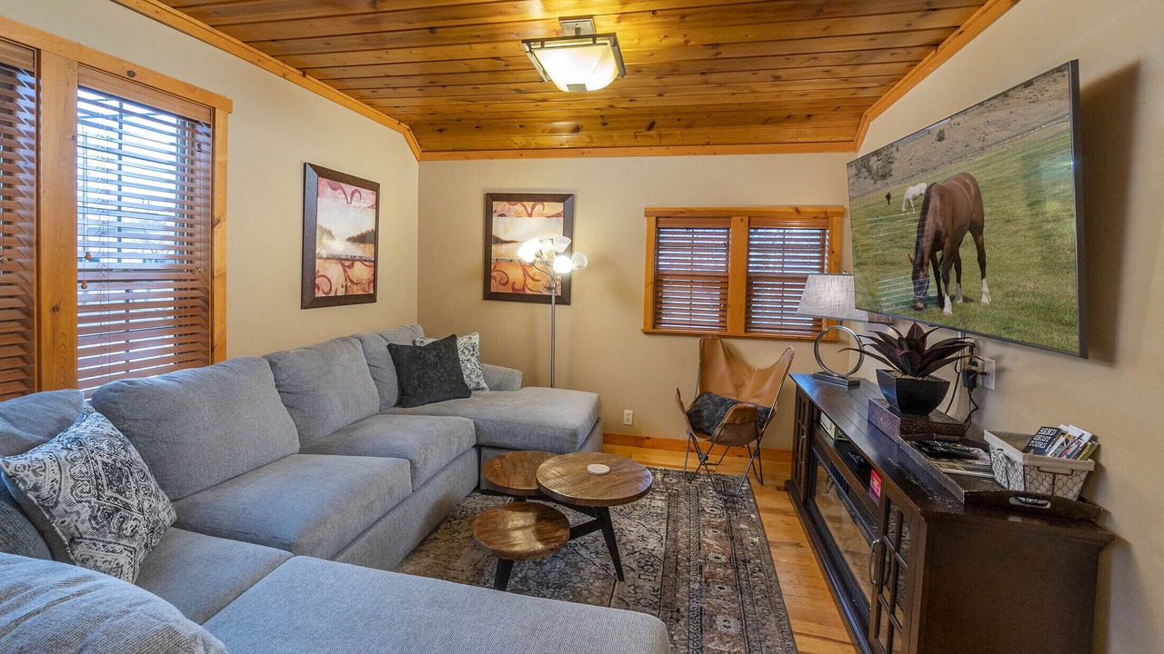 Photo of Livingroom in Bend