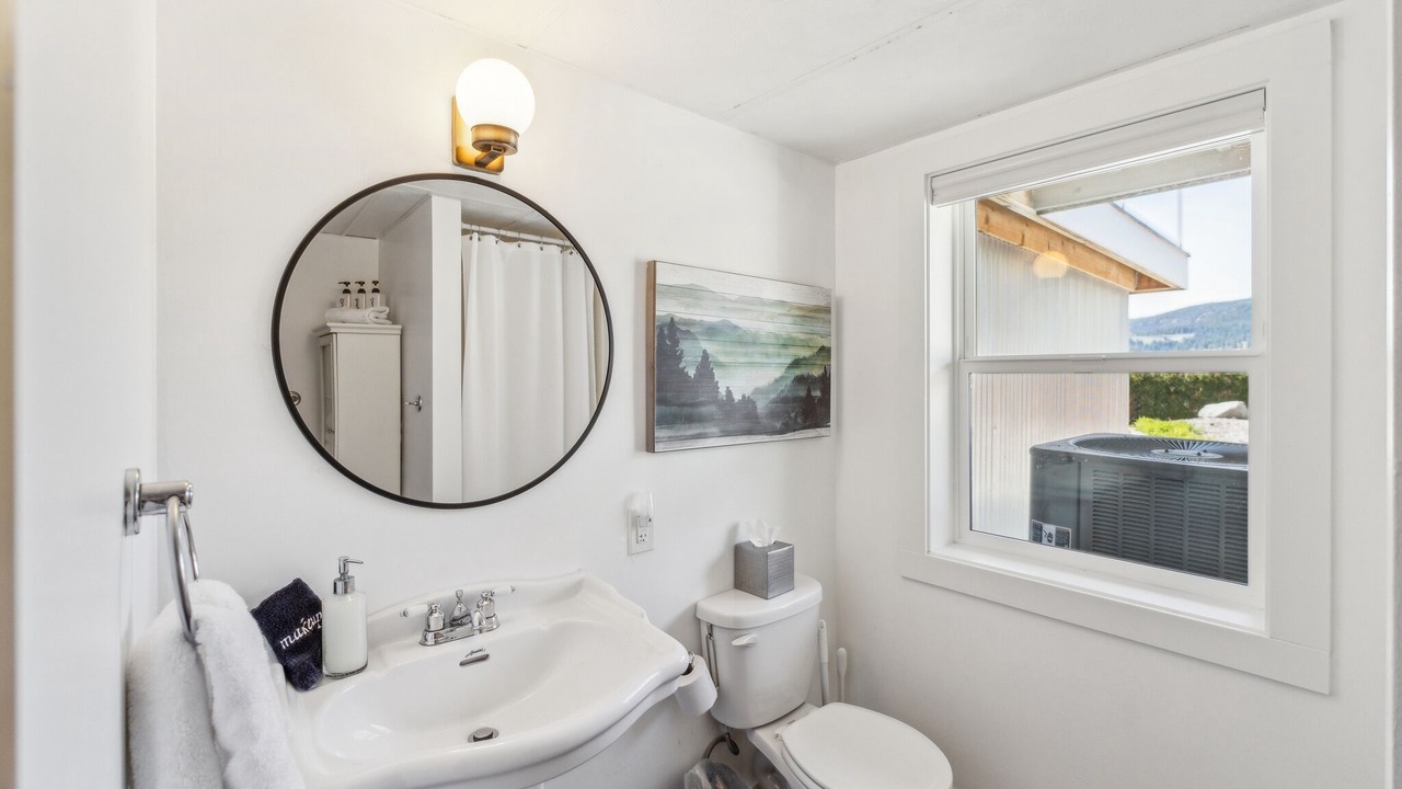 Photo of Bathroom in Manson
