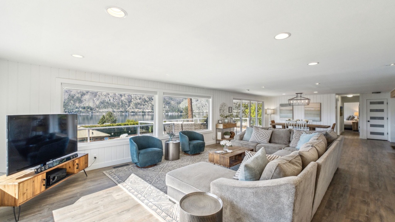 Photo of Livingroom in Manson