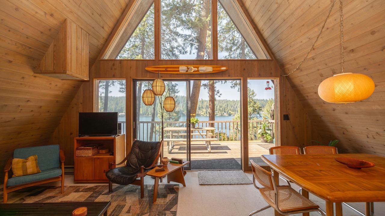 Photo of Livingroom in Hayden Lake