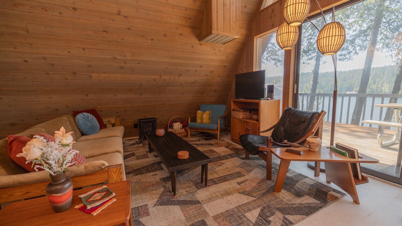 Photo of Livingroom in Hayden Lake