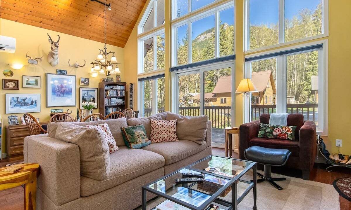 Photo of Livingroom in Packwood