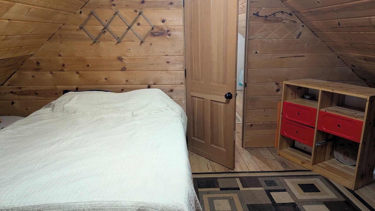 Photo of Bedroom in Quilcene