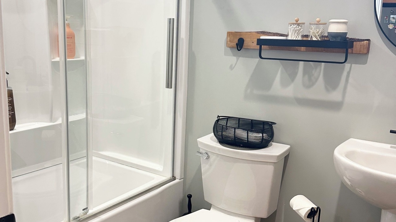 Photo of Bathroom in Depot Bench