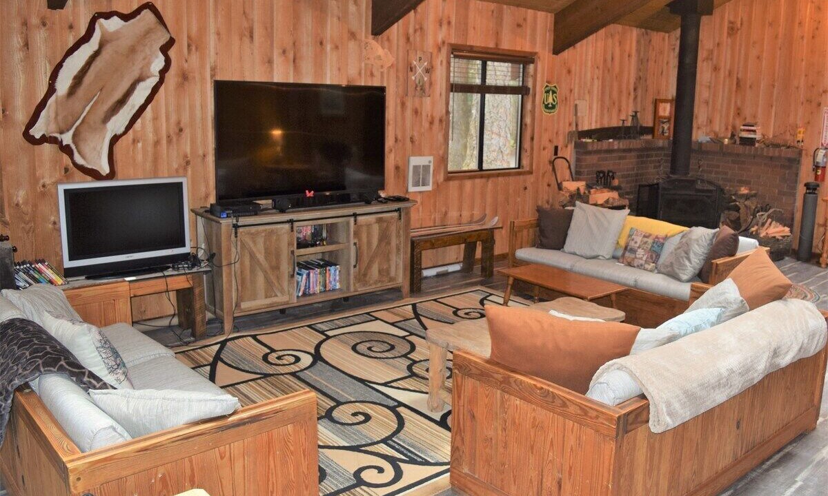Photo of Livingroom in Packwood