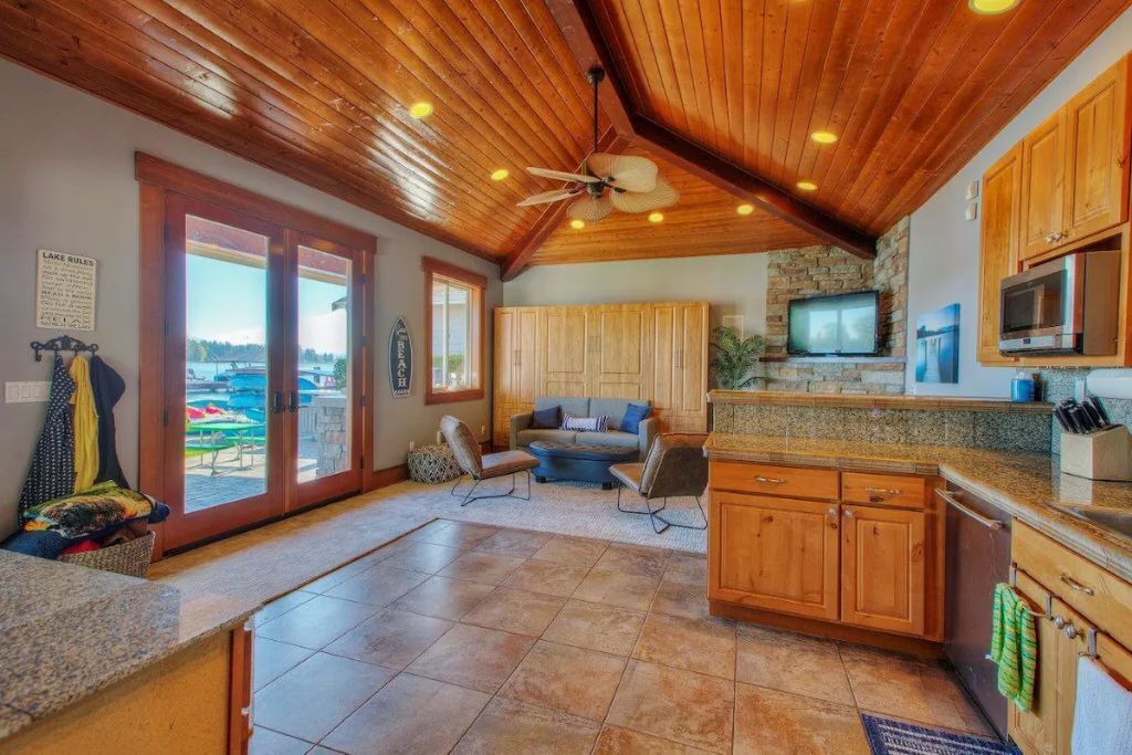 Photo of Livingroom in Bonney Lake