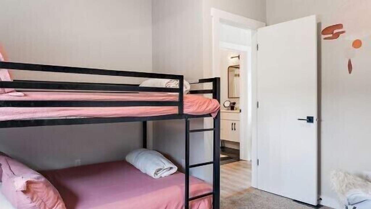 Photo of Bedroom in Veterans Park