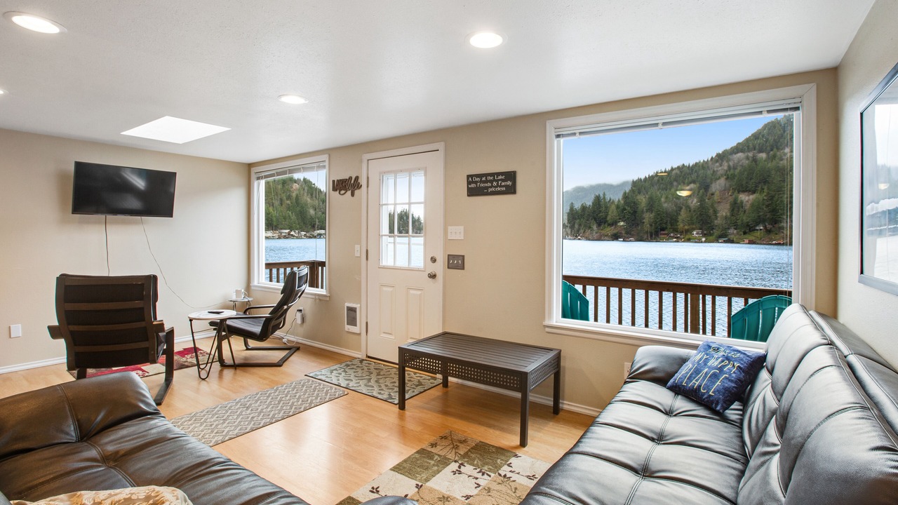 Photo of Livingroom in Port Angeles