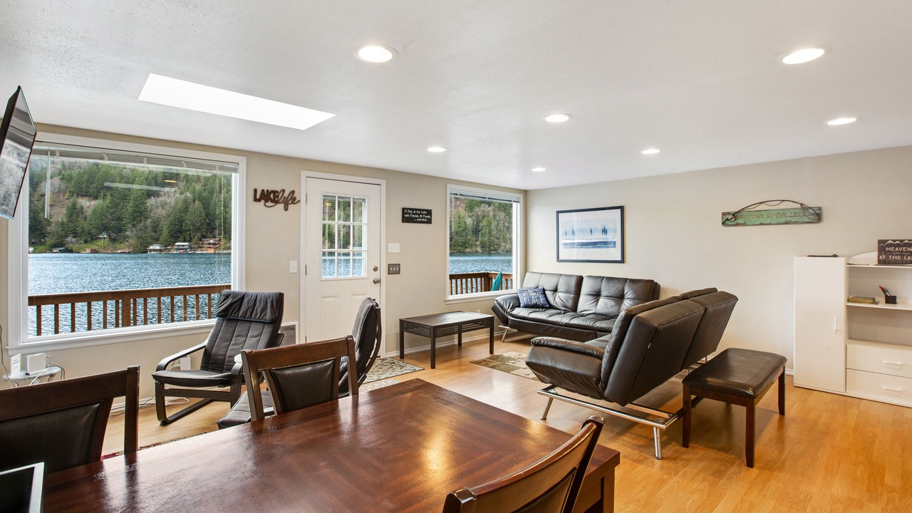 Photo of Livingroom in Port Angeles