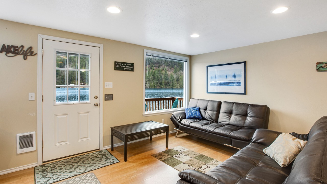 Photo of Livingroom in Port Angeles