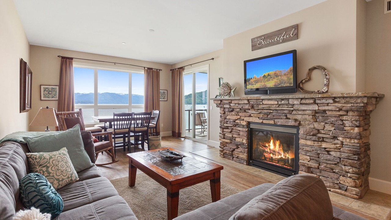 Photo of Livingroom in Sandpoint