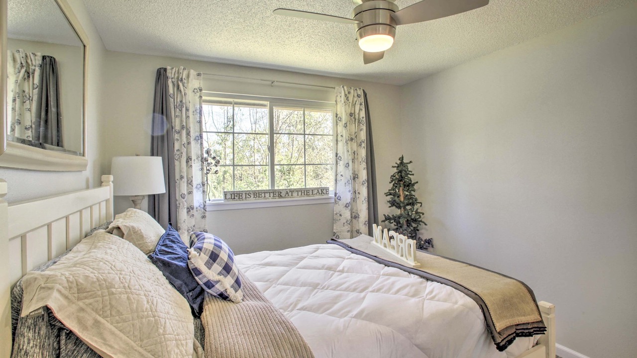 Photo of Bedroom in Nine Mile Falls