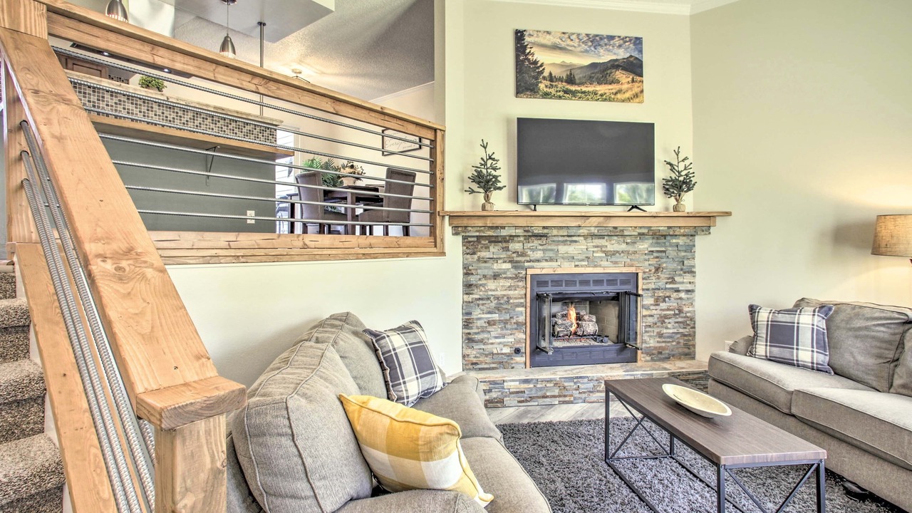 Photo of Livingroom in Nine Mile Falls