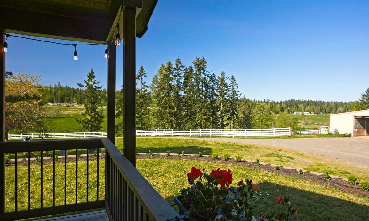 Photo of Patio Balcony in Port Angeles
