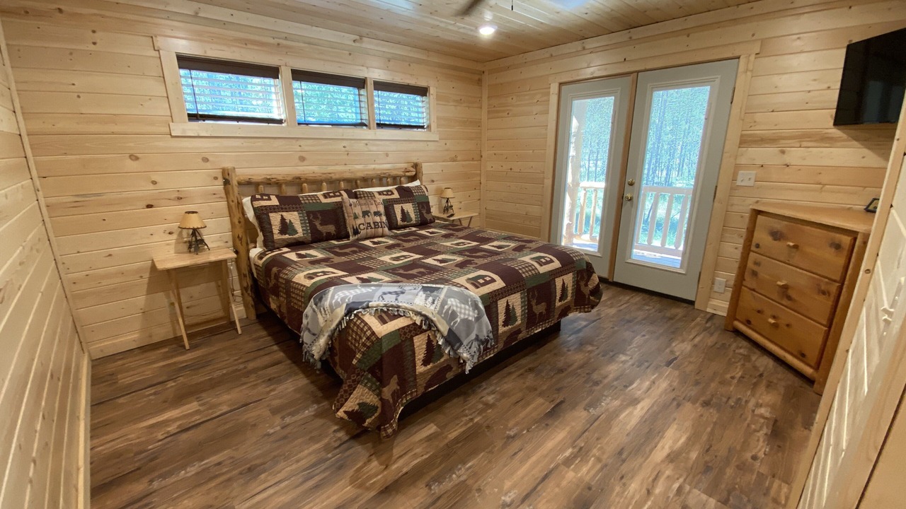 Photo of Bedroom in Island Park